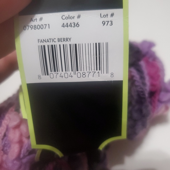 2/$15 Y2K Boucle Yarn Sensations Fanatic Berry 807404087718 - Picture 4 of 5